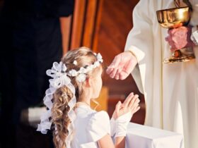 Choosing Thoughtful and Lasting Presents for Holy Communion