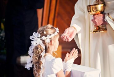 Choosing Thoughtful and Lasting Presents for Holy Communion